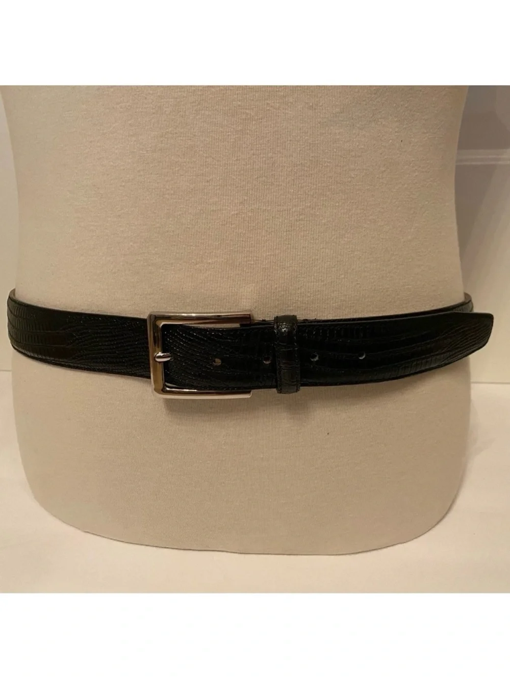 SAKS FIFTH AVENUE BELT HANDMADE ITALY BLACK LEATHER TEXTURED SILVER BUCKLE 38